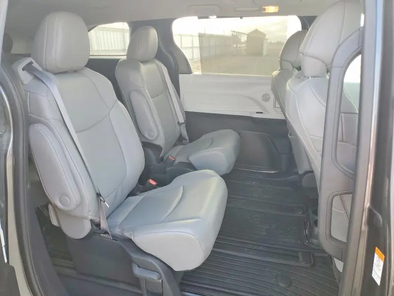 2025 TOYOTA SIENNA XLE 7-PASSENGER  