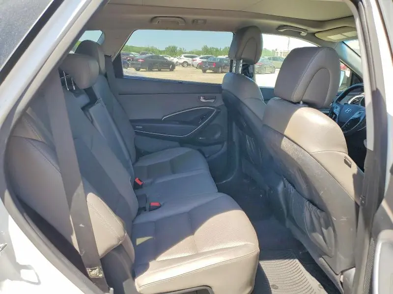2016 HYUNDAI SANTA FE SE  