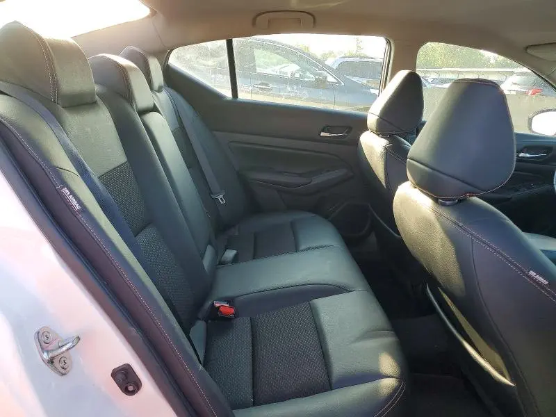 2021 NISSAN ALTIMA SR  