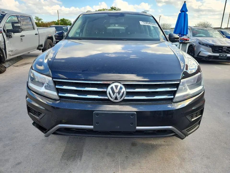 2021 VOLKSWAGEN TIGUAN SE  