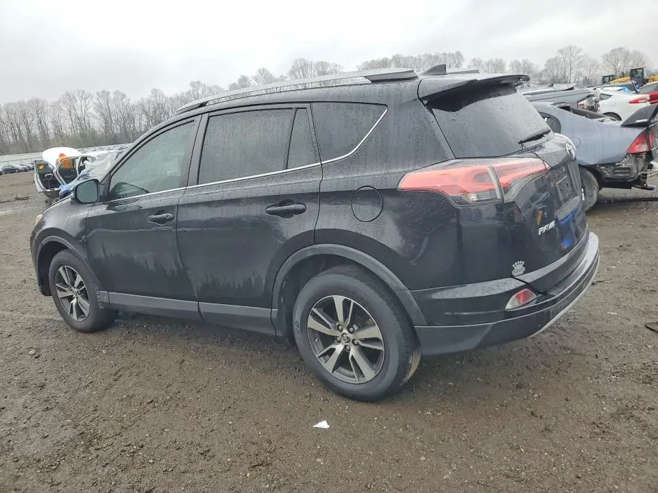 2017 TOYOTA RAV4 XLE  