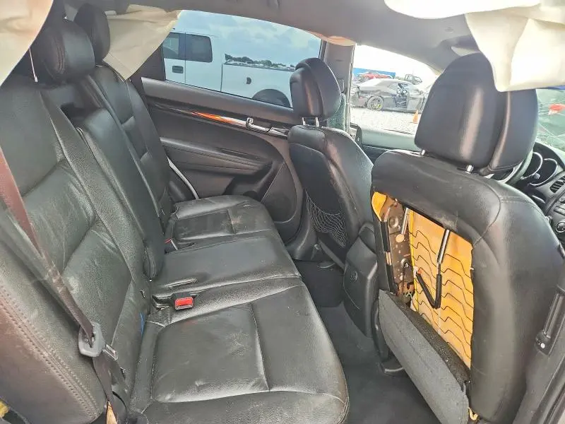 2012 KIA SORENTO LX  