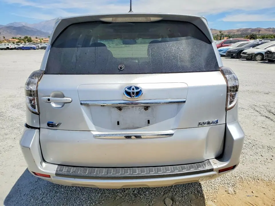 2013 TOYOTA RAV4 EV BASE  