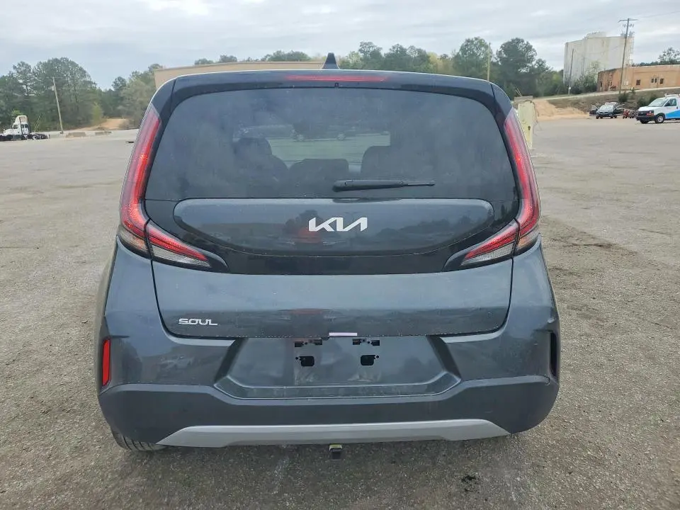 2024 KIA SOUL LX  