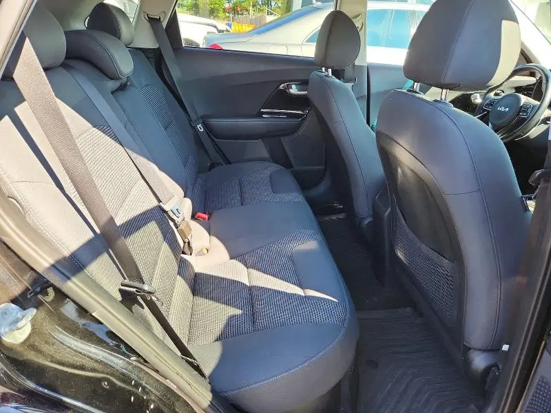 2022 KIA NIRO LXS  
