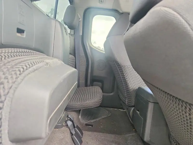 2015 NISSAN FRONTIER SV V6  