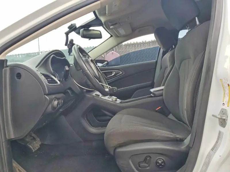 2015 CHRYSLER 200   