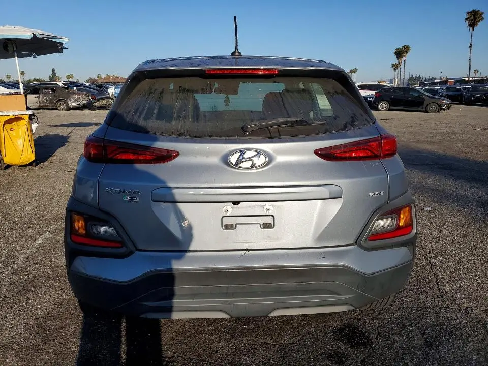 2021 HYUNDAI KONA SE  