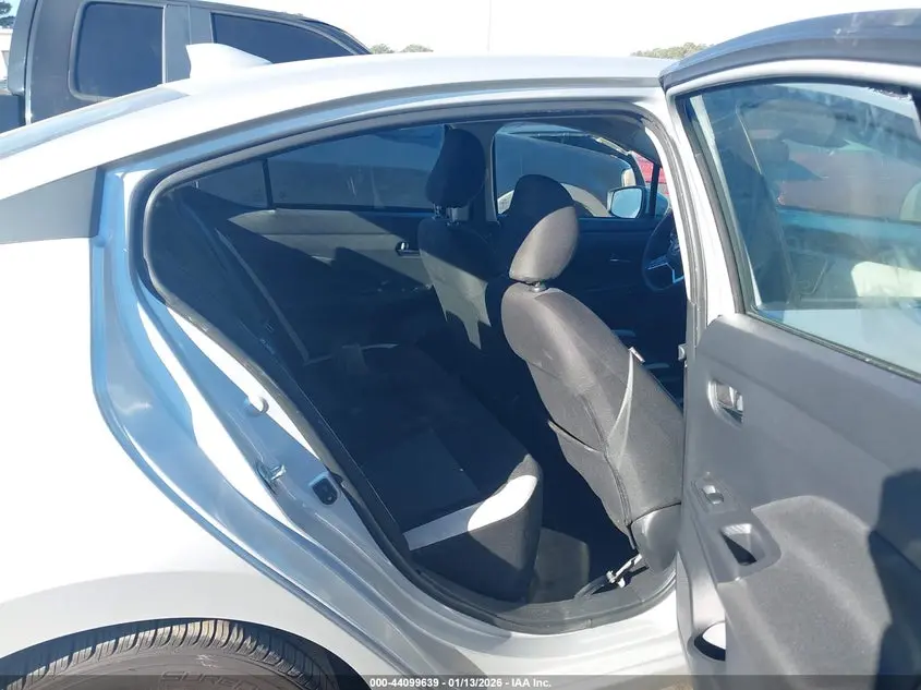 2021 NISSAN VERSA SV XTRONIC CVT