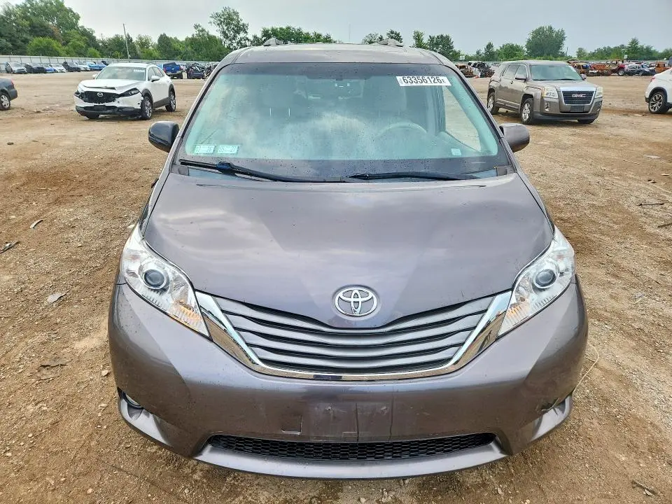 2013 TOYOTA SIENNA XLE 8-PASSENGER  