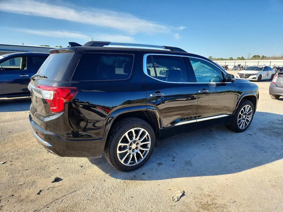 2022 GMC ACADIA DENALI  