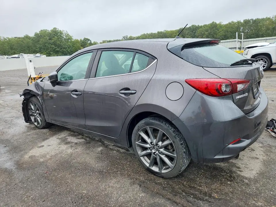 2018 MAZDA 3 TOURING  