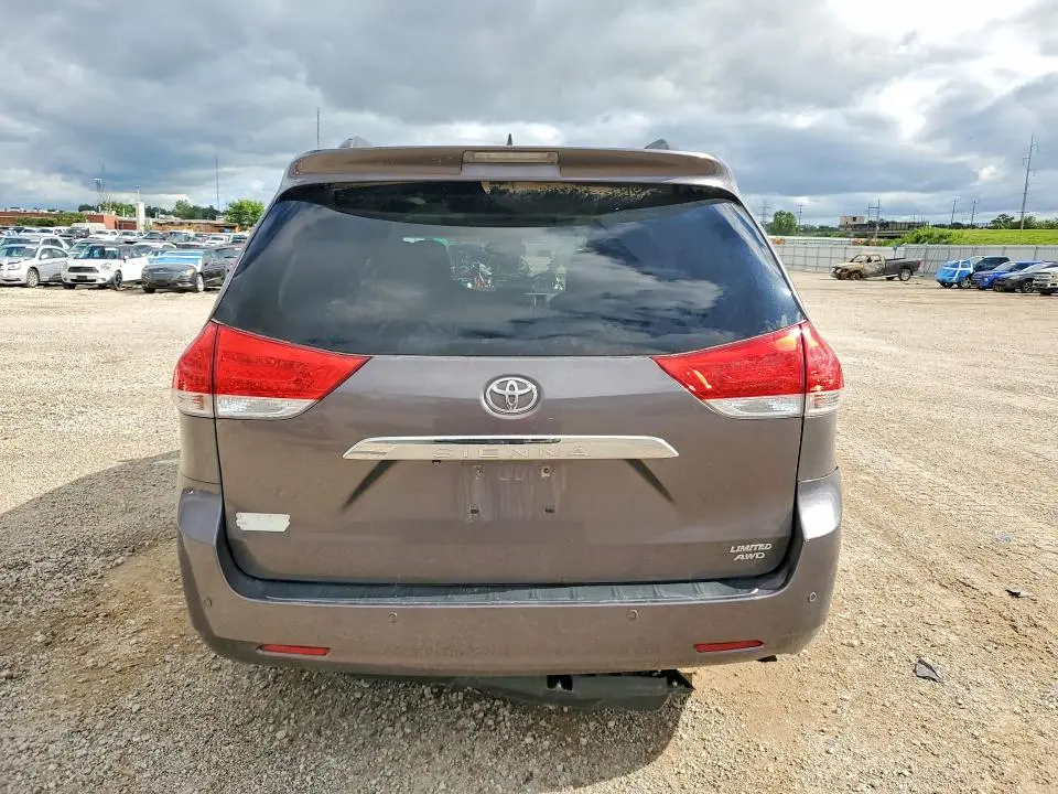 2012 TOYOTA SIENNA LIMITED 7-PASSENGER  