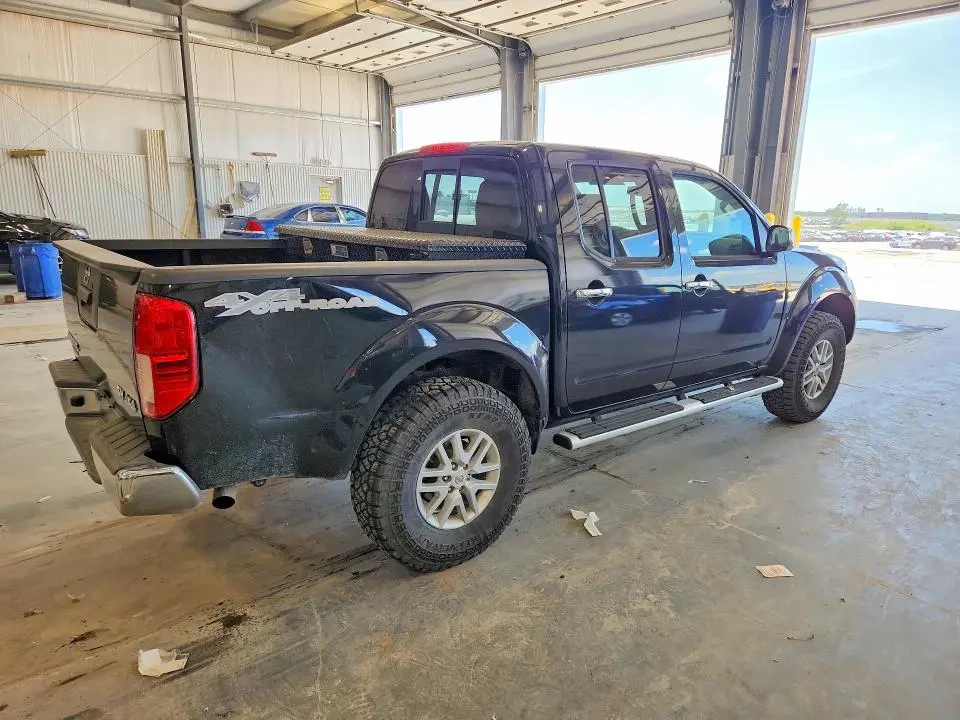2016 NISSAN FRONTIER SV  