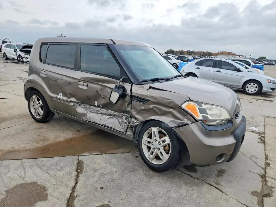 2010 KIA SOUL +  