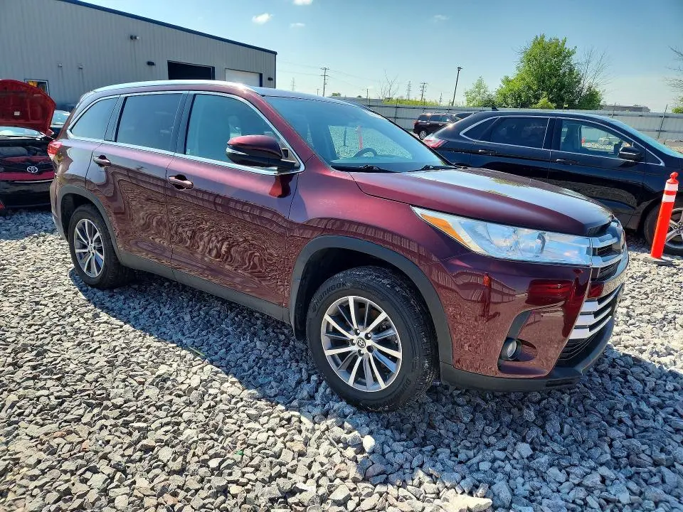2019 TOYOTA HIGHLANDER XLE  