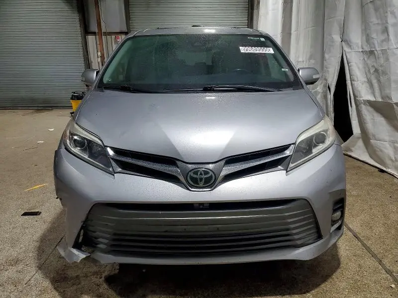 2018 TOYOTA SIENNA LIMITED PREMIUM 7-PASSENGER  