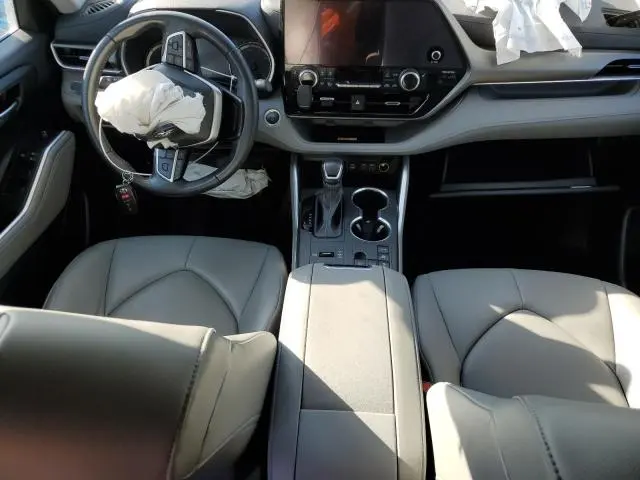 2024 TOYOTA HIGHLANDER HYBRID XLE  