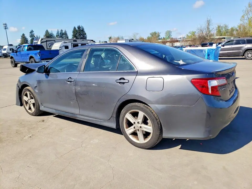 2014 TOYOTA CAMRY SE  