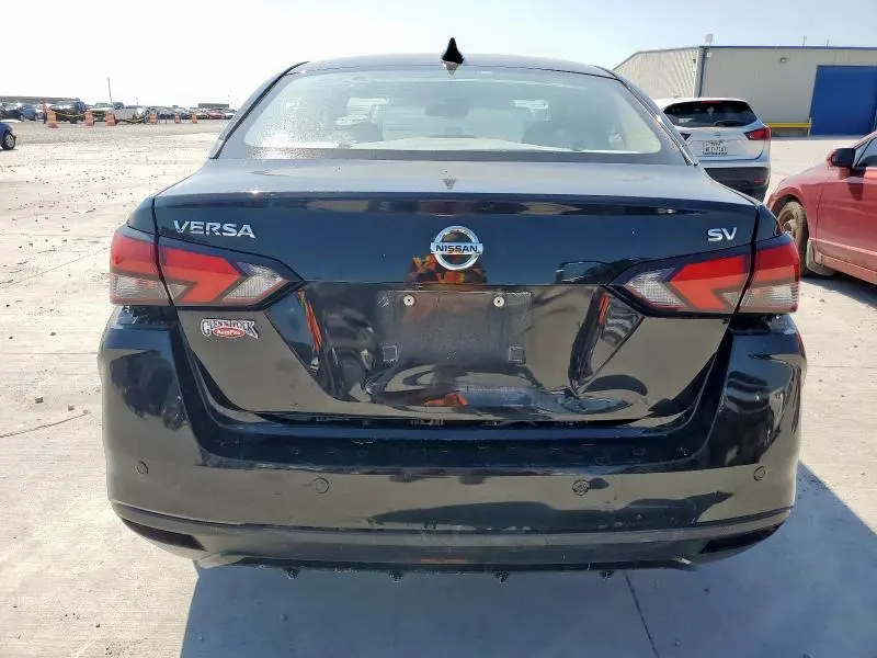 2020 NISSAN VERSA SV  