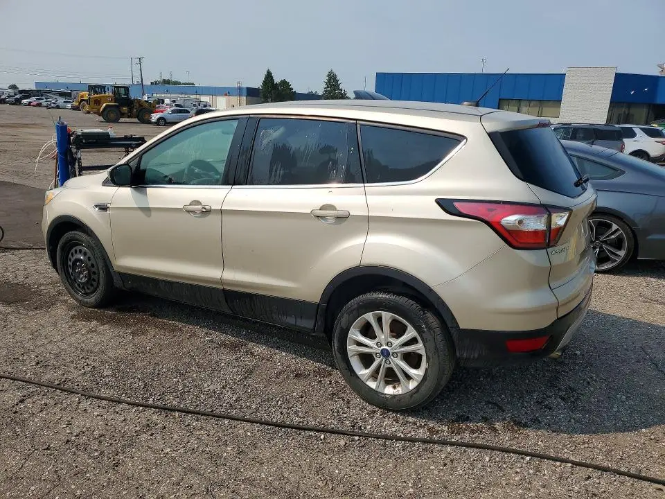2017 FORD ESCAPE SE  