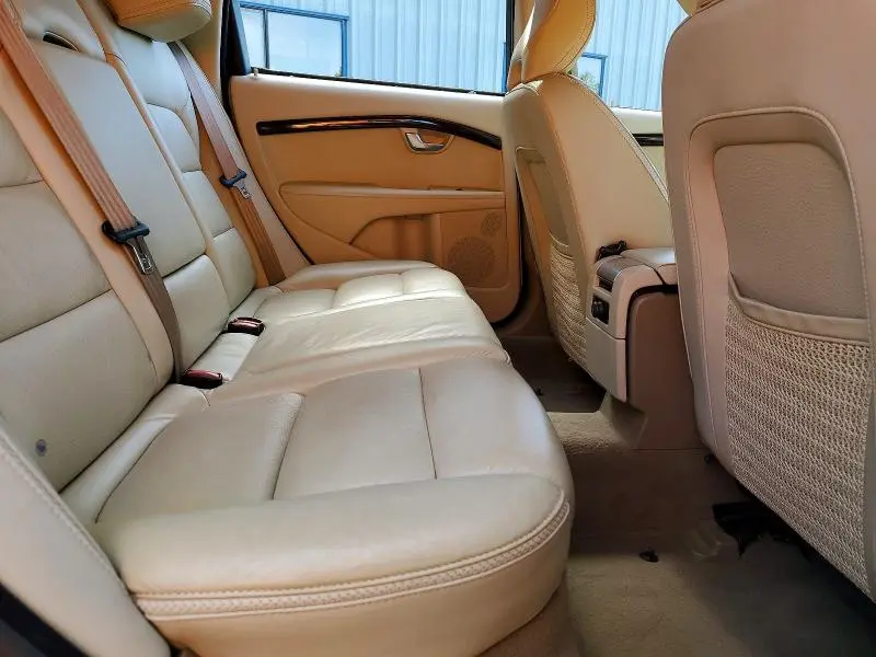 2013 VOLVO XC70 3.2  