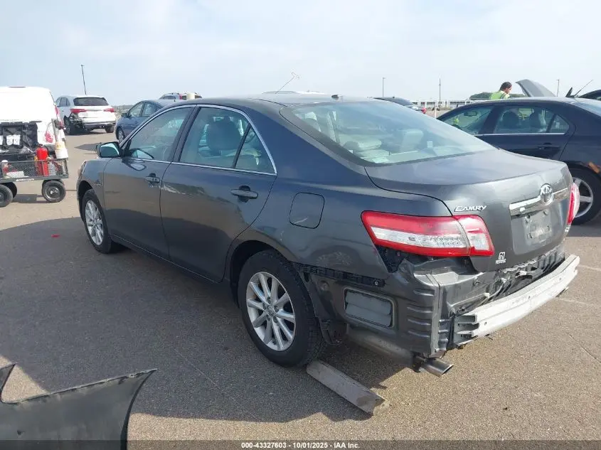 2010 TOYOTA CAMRY XLE V6