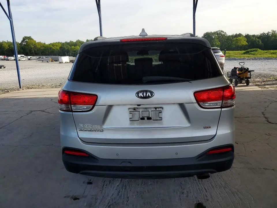 2018 KIA SORENTO LX  