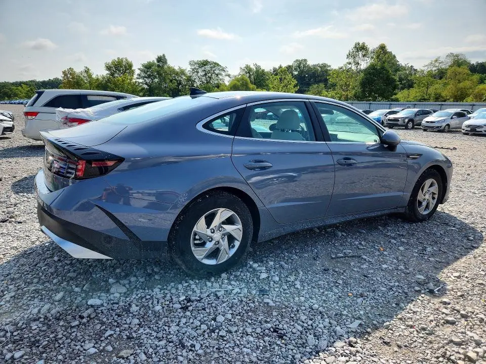 2025 HYUNDAI SONATA SE  