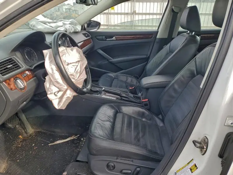 2012 VOLKSWAGEN PASSAT SEL  