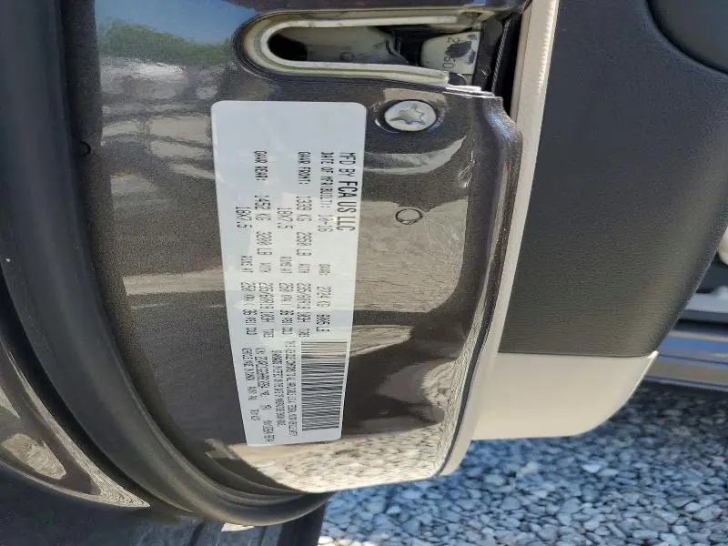 2017 CHRYSLER PACIFICA LIMITED  