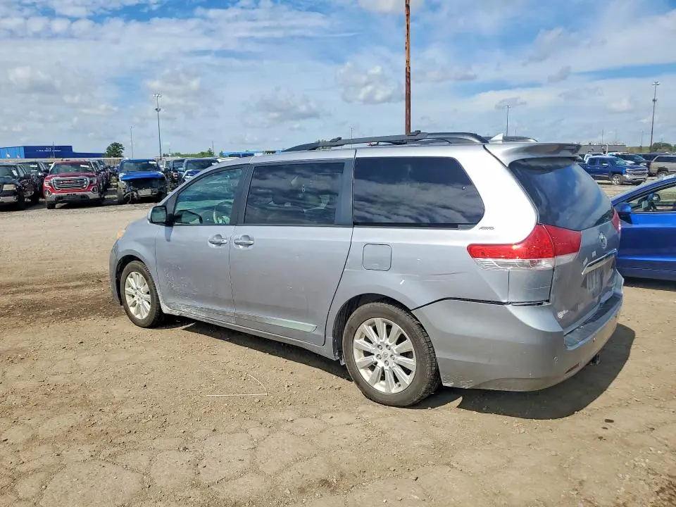 2011 TOYOTA SIENNA LIMITED 7-PASSENGER  