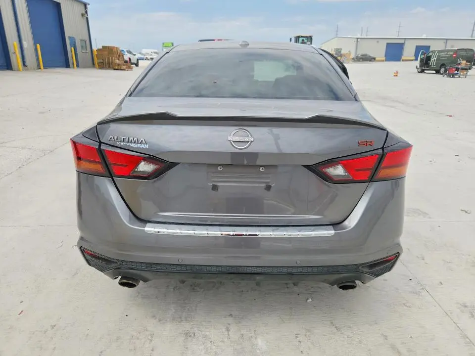 2023 NISSAN ALTIMA SR  