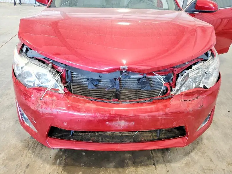 2014 TOYOTA CAMRY XLE V6  