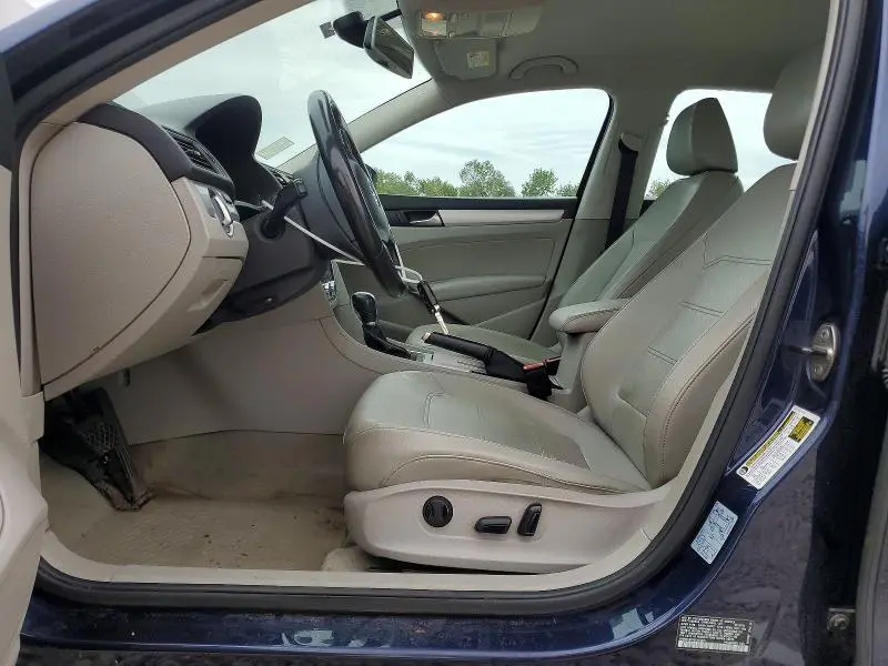 2012 VOLKSWAGEN PASSAT SE  
