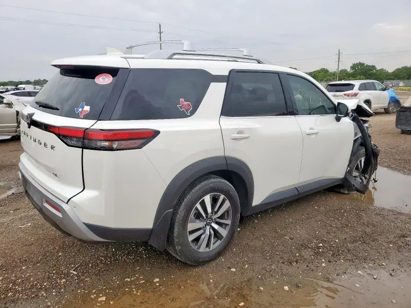 2024 NISSAN PATHFINDER SL  