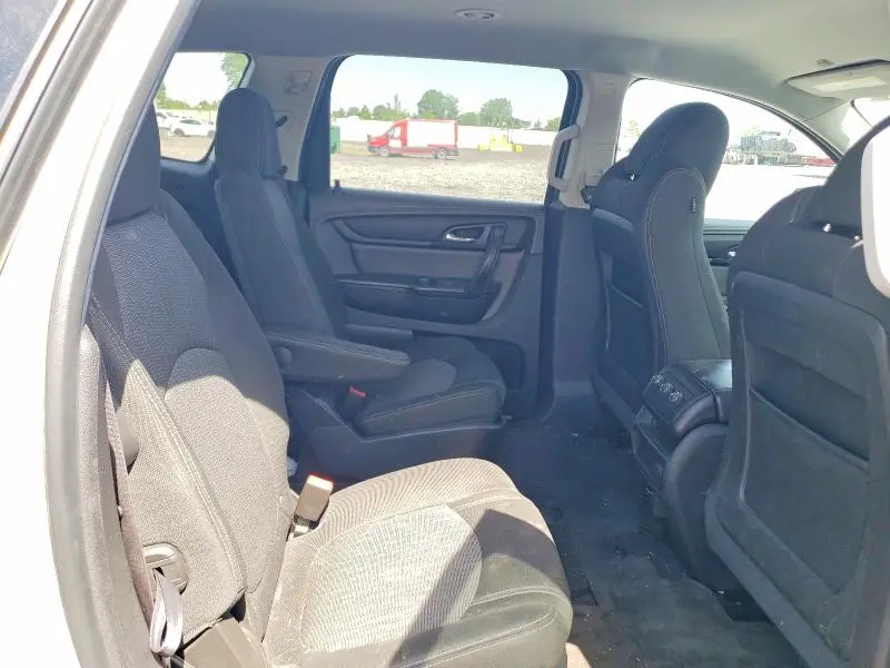 2015 CHEVROLET TRAVERSE LT  
