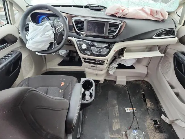 2023 CHRYSLER VOYAGER   