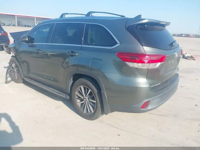 2019 TOYOTA HIGHLANDER XLE