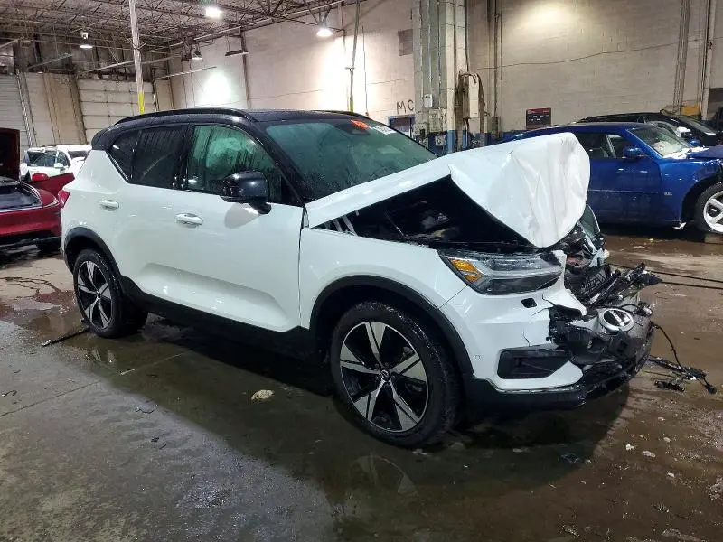 2022 VOLVO XC40 P8 RECHARGE PLUS  