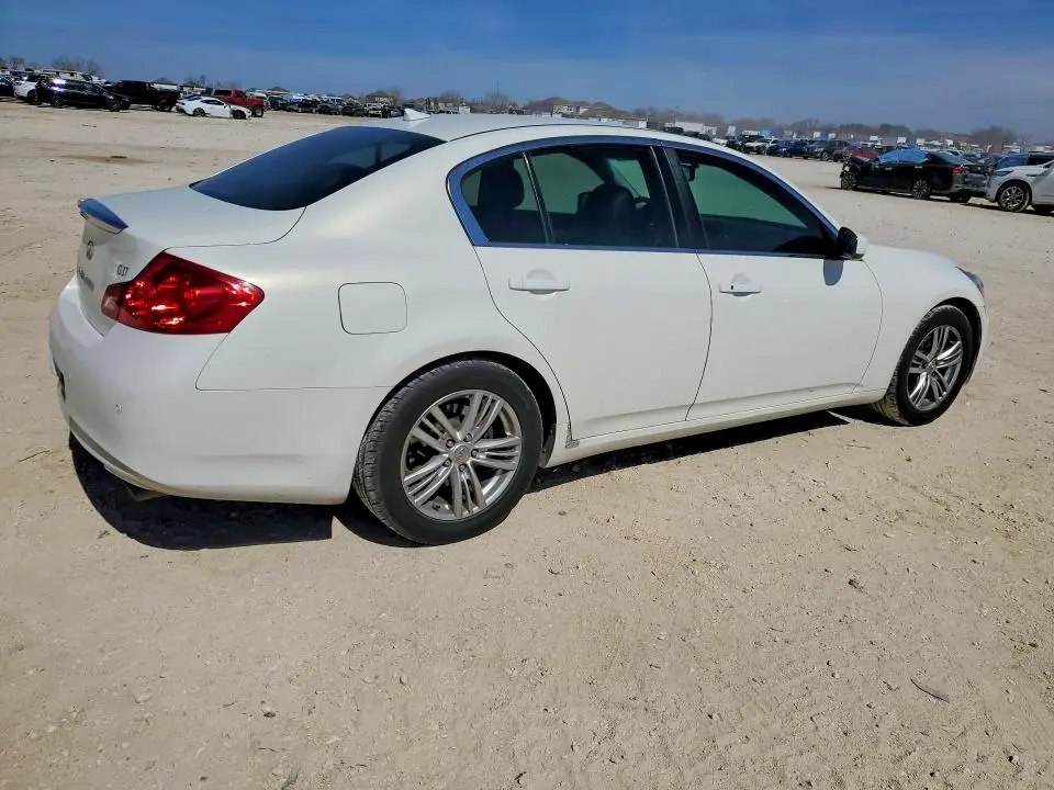 2011 INFINITI G37 BASE  