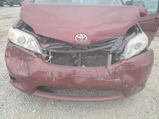 2011 TOYOTA SIENNA LE  