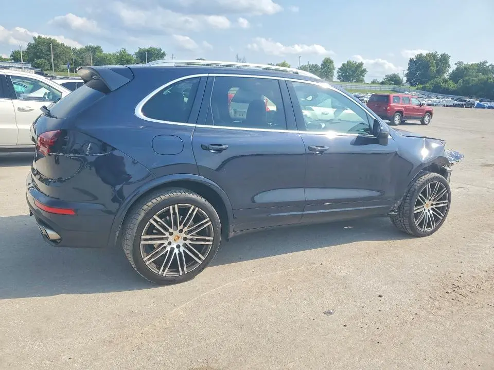 2018 PORSCHE CAYENNE S  