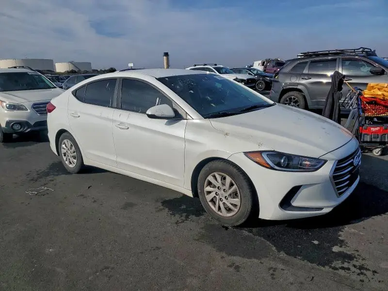 2018 HYUNDAI ELANTRA SE  