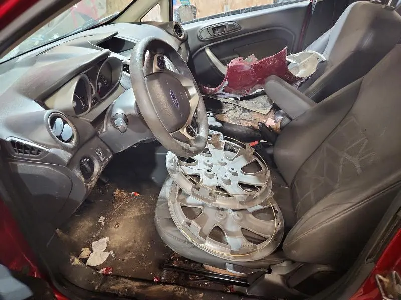 2013 FORD FIESTA SE  