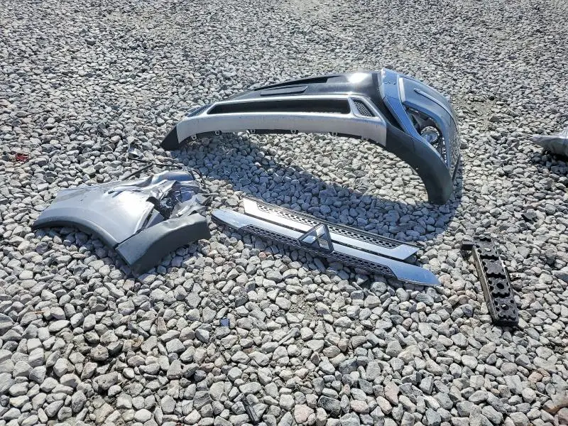 2019 MITSUBISHI OUTLANDER SE  