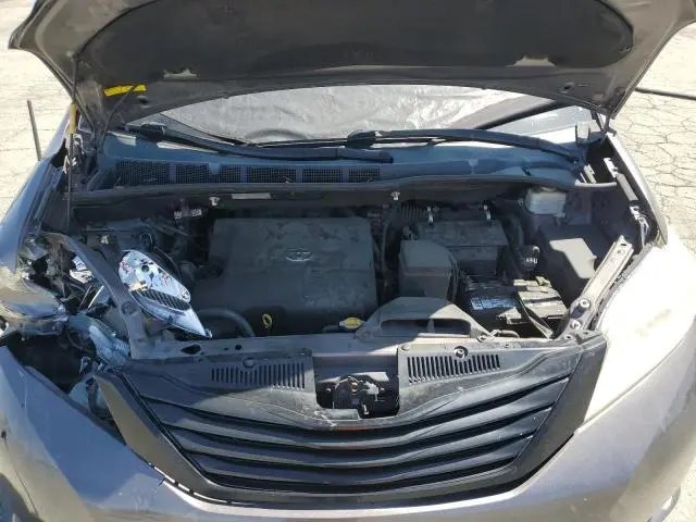 2012 TOYOTA SIENNA   