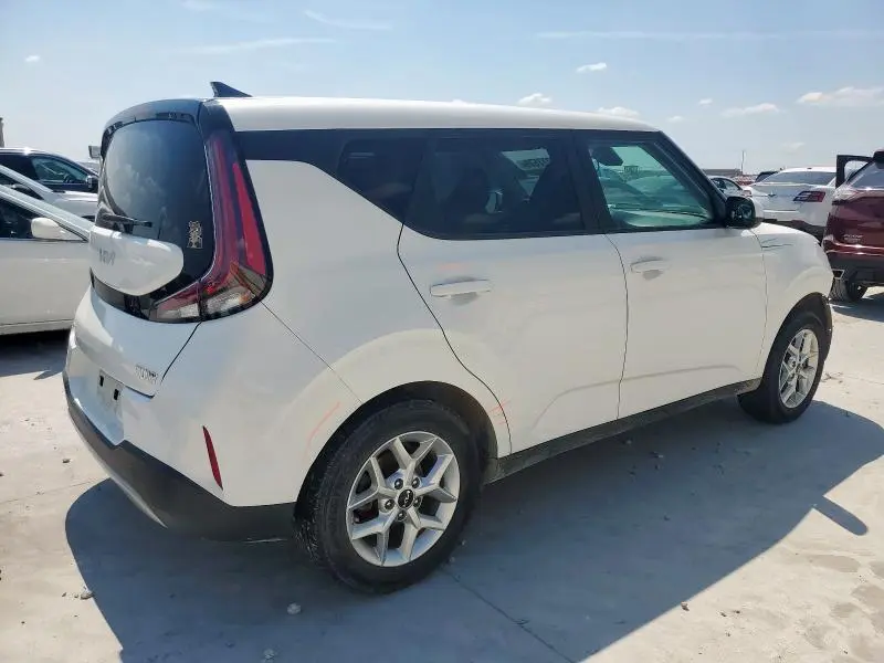 2023 KIA SOUL LX  