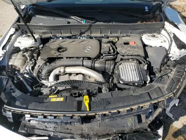 2025 MERCEDES-BENZ GLB 250 4MATIC  