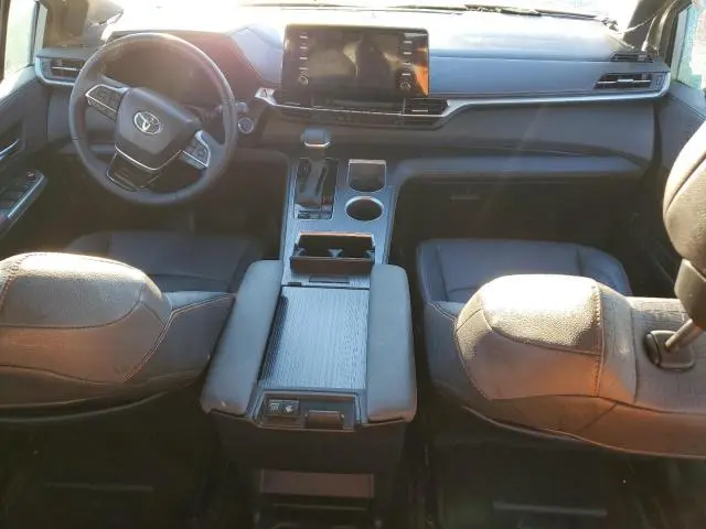 2023 TOYOTA SIENNA XSE  